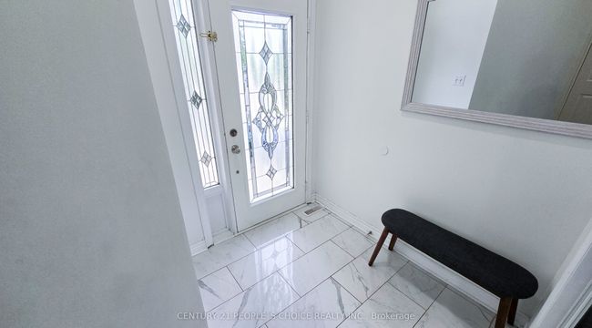 42 Deepcoral Crt, House attached with 4 bedrooms, 4 bathrooms and 3 parking in Brampton ON | Image 4