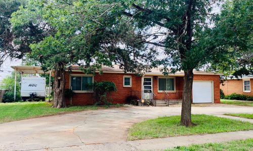 1012 E Oak St, Brownfield, TX, 79316-3816 | Card Image
