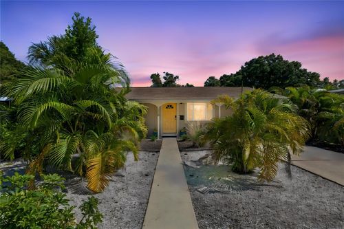 2326 44th St S, ST PETERSBURG, FL, 33711-3426 | Card Image