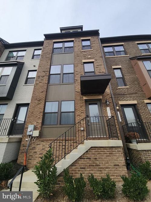 6730 Belcrest Rd, HYATTSVILLE, MD, 20782-1303 | Card Image