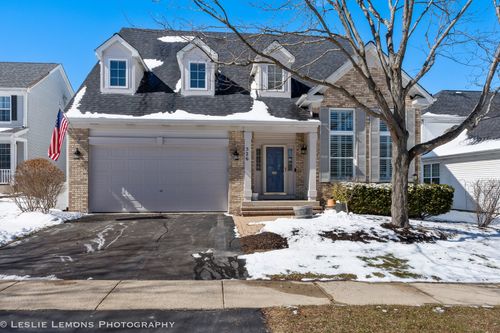 526 Windett Ln, Geneva, IL, 60134-4437 | Card Image