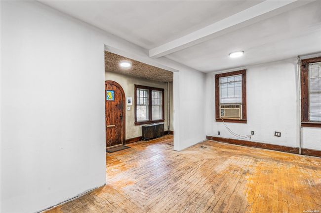 164-30 77 Th Rd, House other with 2 bedrooms, 1 bathrooms and null parking in Fresh Meadows NY | Image 7