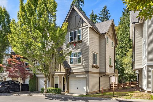 22534 Ne Alder Crest Ln, Redmond, WA, 98053-5801 | Card Image