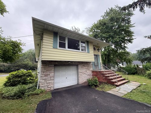 198 Cardean Pl, Pearl River, NY, 10965-1827 | Card Image