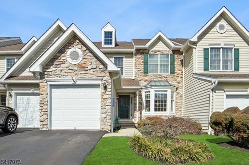 266 Patriot Hill Dr, Basking Ridge, NJ, 07920-4218 | Card Image