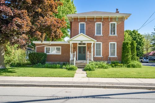 18 Centre St, Picton, ON, K0K2T0 | Card Image