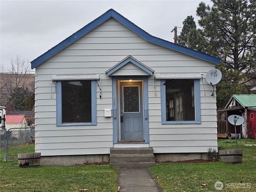 211 E Commercial Ave, Dayton, WA, 99328-1313 | Card Image