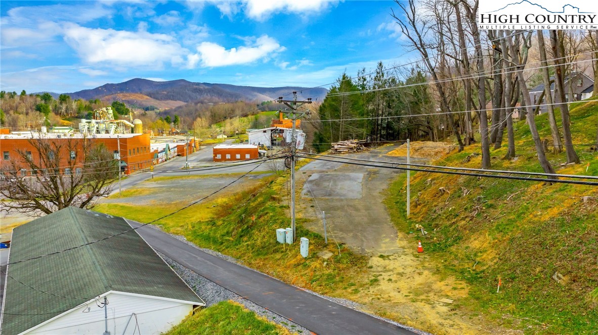 Land in West Jefferson 4