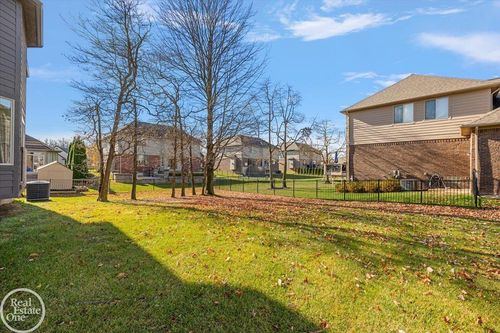 lot-31-50529 Summit View Dr, Macomb, MI, 48042-1744 | Card Image