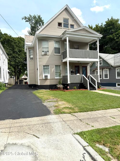 822 Bedford Rd, Schenectady, NY, 12308-3410 | Card Image