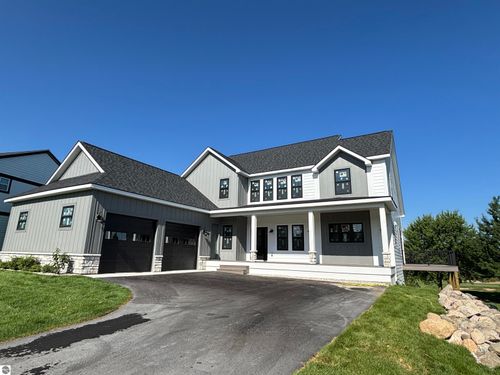 4325 Wolverine Dr, Williamsburg, MI, 49690-8401 | Card Image
