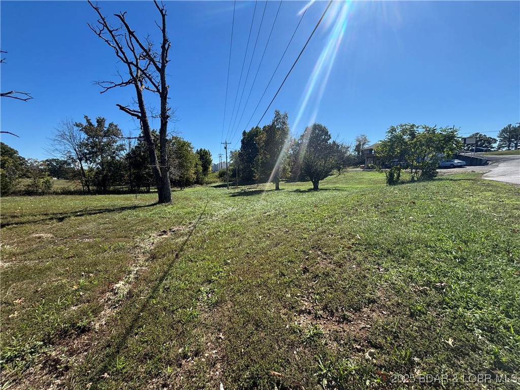 Land in Laurie 3