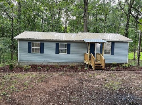 136 Beechview Dr, Clifton, TN, 38425-5001 | Card Image