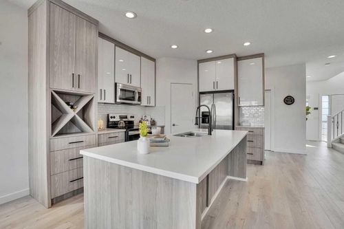 92 Prestwick Heath Se, Calgary, AB, T2Z4E4 | Card Image