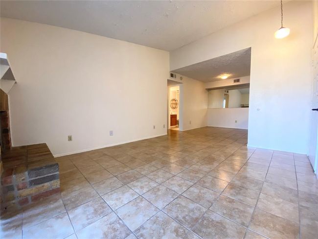 UNIT-903 - 10555 Turtlewood Ct, Townhouse with 2 bedrooms, 2 bathrooms and null parking in Houston TX | Image 4