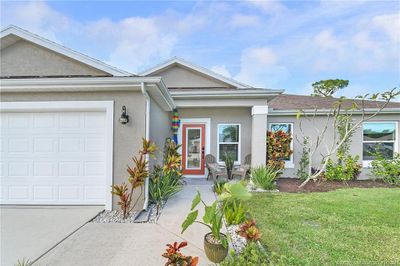 2032 Se South Buttonwood Drive, House other with 3 bedrooms, 2 bathrooms and 2 parking in Port Saint Lucie FL | Image 3