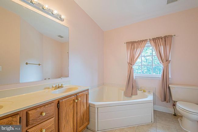 3916 Maximilian Ct, Townhouse with 3 bedrooms, 2 bathrooms and null parking in FAIRFAX VA | Image 21