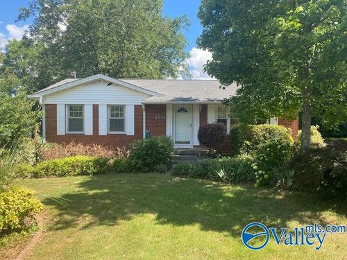 1711 Mccullough Ave Ne, Huntsville, AL, 35801-2441 | Card Image