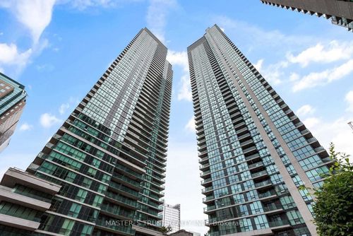 2710-33 Bay St, Toronto, ON, M5J2Z3 | Card Image