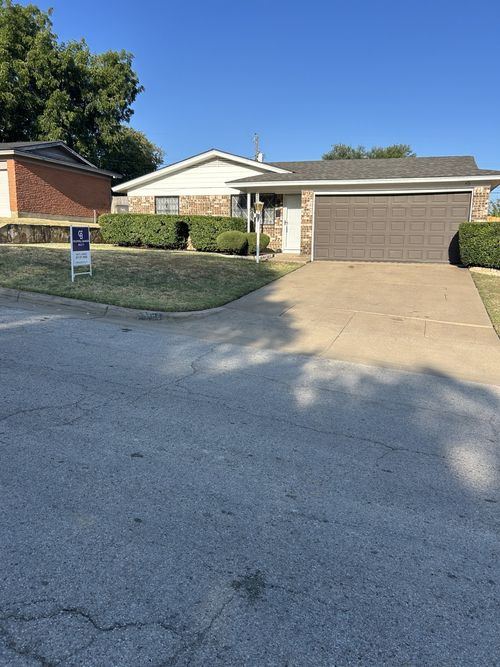 4204 Burke Rd, Fort Worth, TX, 76119-3842 | Card Image