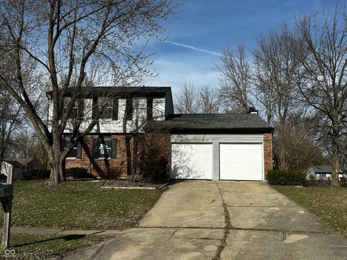 8054 Harvest Ln, Indianapolis, IN, 46256-3401 | Card Image
