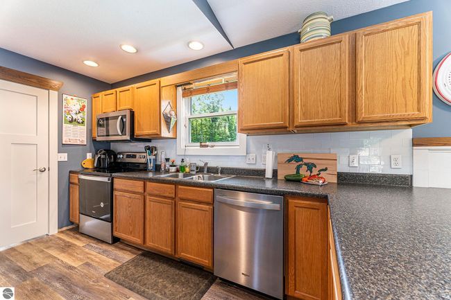 9531 Sunrise Ct, House other with 4 bedrooms, 3 bathrooms and null parking in Mesick MI | Image 11