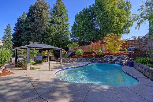 8752 Winding Way, Fair Oaks, CA, 95628-6476 | Card Image