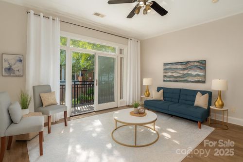 627 Garden District Dr, Charlotte, NC, 28202-3020 | Card Image