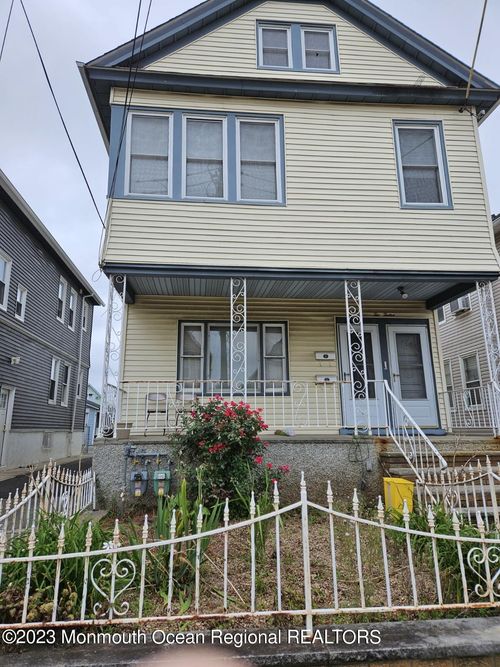 212 Loomis St, Elizabethport, NJ, 07206-1022 | Card Image