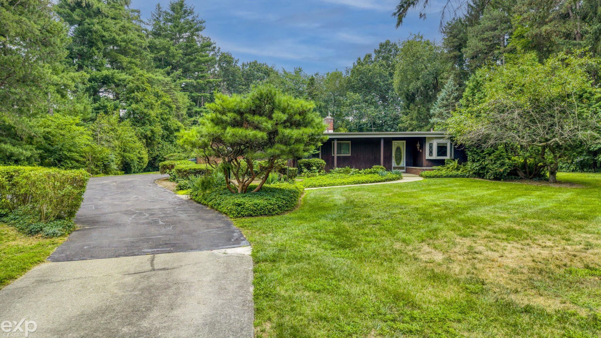 Residential in Shelby Charter Township 4