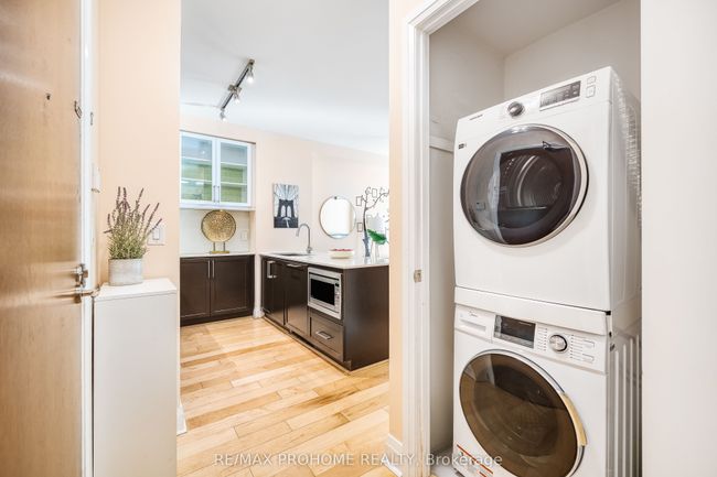 213 - 21 Clairtrell Rd, Condo with 2 bedrooms, 2 bathrooms and 1 parking in Toronto ON | Image 31