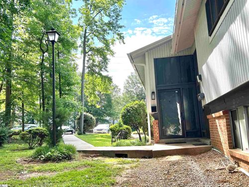 111 Briarview Cir, Greenville, SC, 29615-2148 | Card Image