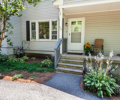 49 Boulder Dr, Londonderry, NH, 03053-3760 | Card Image