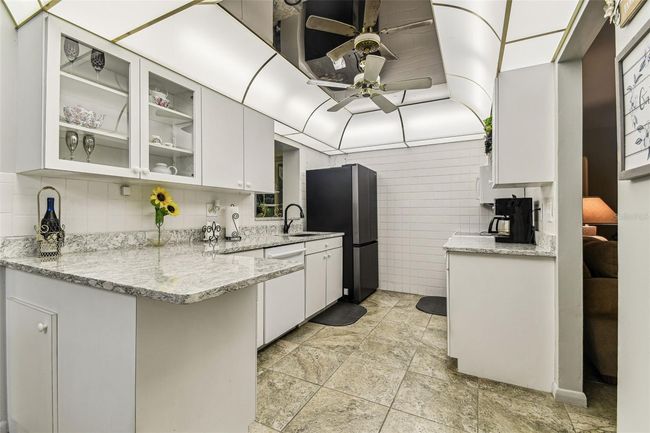 Kitchen | Image 27