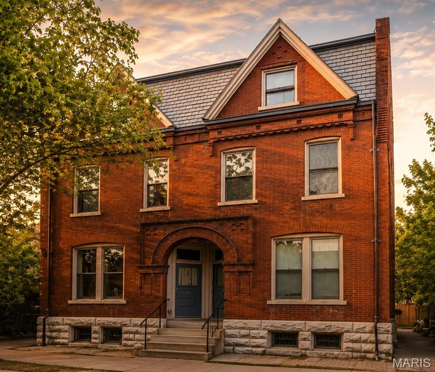 922 Allen Ave, Saint Louis, MO 63104