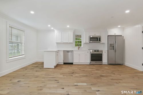 c-49 Daniels Farm Rd, Trumbull, CT, 06611-3905 | Card Image