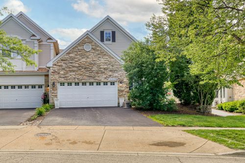3009 Talaga Dr, Algonquin, IL, 60102-6853 | Card Image