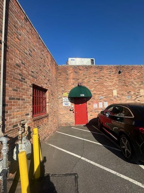 108 Merrick Rd, Lynbrook, NY, 11563-2739 | Card Image