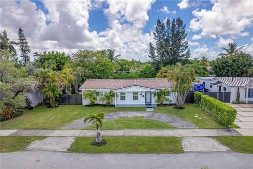 925 Sw 94th Ave, Miami, FL, 33174-3038 | Card Image