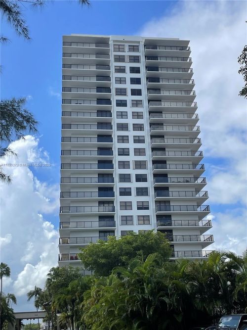 1411-18151 Ne 31st Ct, Aventura, FL, 33160-2664 | Card Image