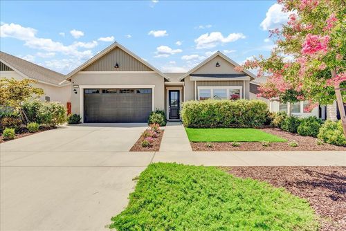 2427 W Heather Ln, Hanford, CA, 93230-8189 | Card Image