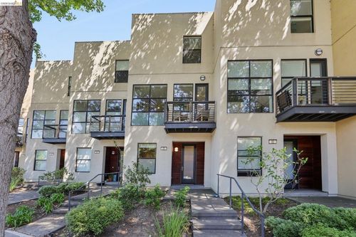 23 City Limits Cir, Emeryville, CA, 94608-1060 | Card Image