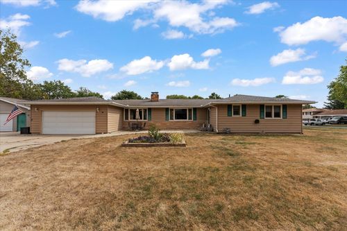 102 N Condit St, Tolono, IL, 61880-9627 | Card Image