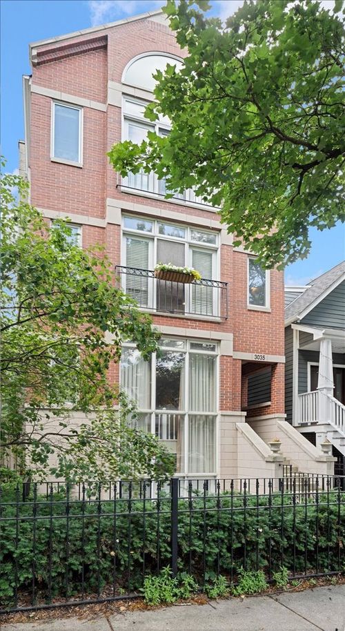 2-3035 N Seminary Ave, Chicago, IL, 60657-9190 | Card Image