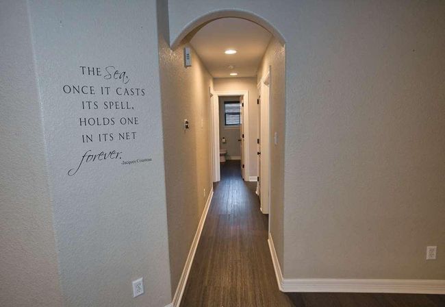 Hallway to Bedrooms | Image 12
