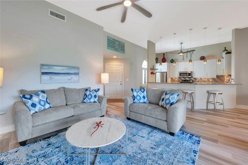 q-203-583 Beachwalk Cir, NAPLES, FL, 34108-8730 | Card Image