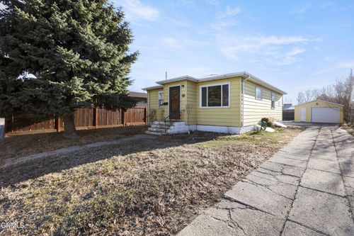 1716 1st Ave W, Williston, ND, 58801-4224 | Card Image