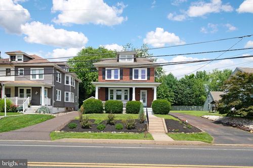 817 N Lewis Rd, ROYERSFORD, PA, 19468-4362 | Card Image