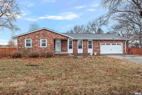 300 Ward Dr, Elkhart, IL, 62634-6003 | Card Image