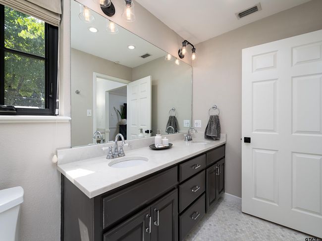 6019 Redcoat Ln, House other with 4 bedrooms, 2 bathrooms and null parking in Tyler TX | Image 20